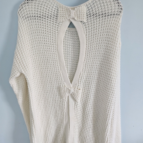 Bethany Mota Cream Crew Neck Sweater And Open Back w/ Bow Details - Picture 3 of 3